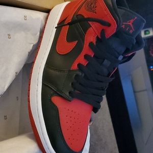 Jordan 1 Mid Banned